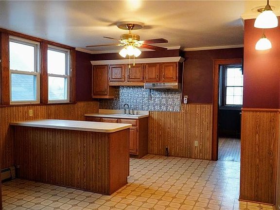 4th image of 318 Holly St #2