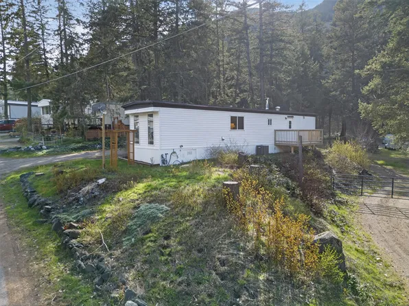 1514 Highway 3a #16, Olalla, BC V0X 1N6