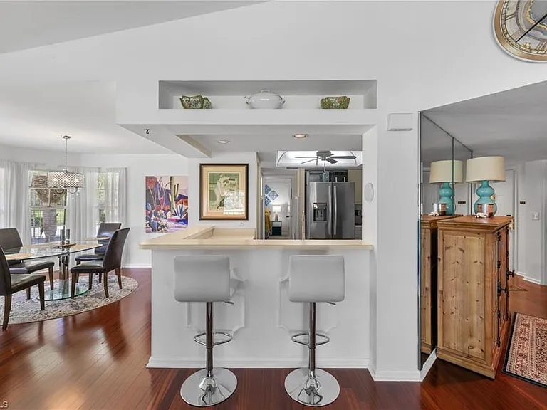 6290 Bellerive Ave #105 — Photo 11