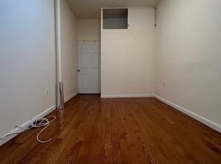 3007 42nd St, Astoria, NY 11103