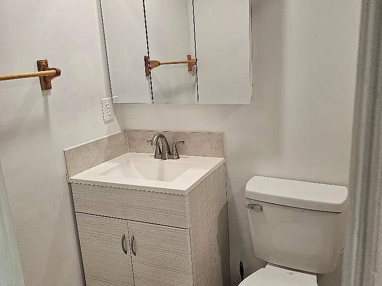 2498 NE 16th St #2 — Photo 7