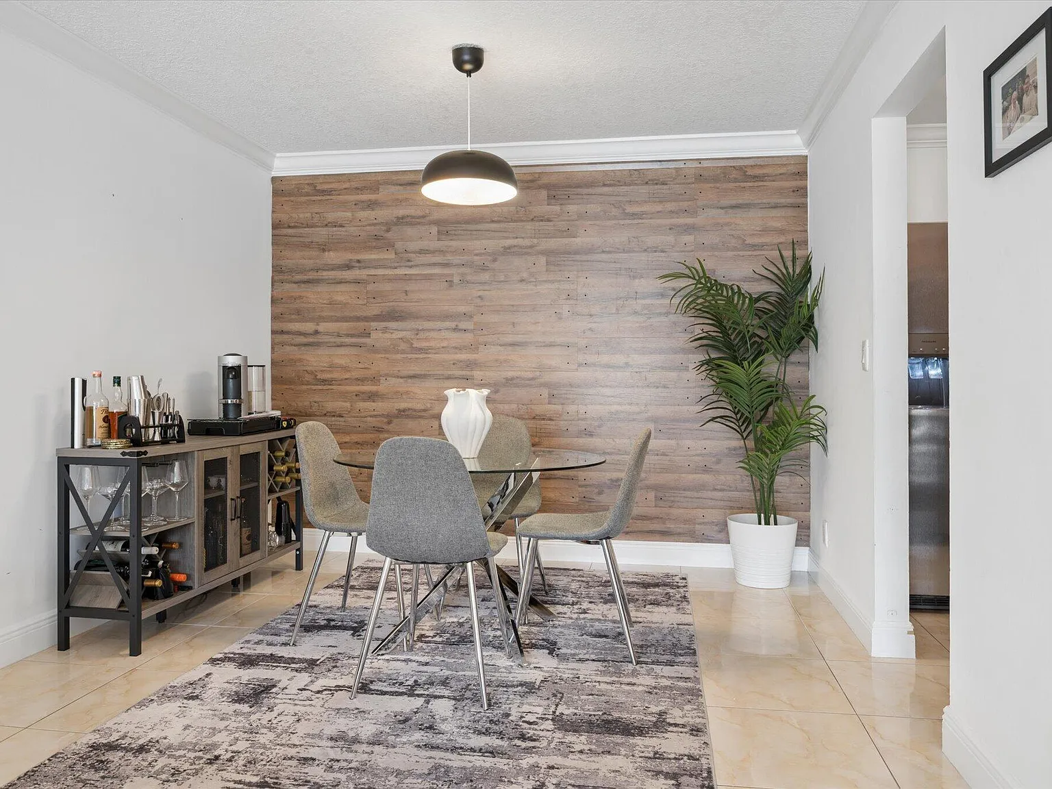 2 bed, 2.0 bath, 1200 sqft, $2,250 — Photo 4