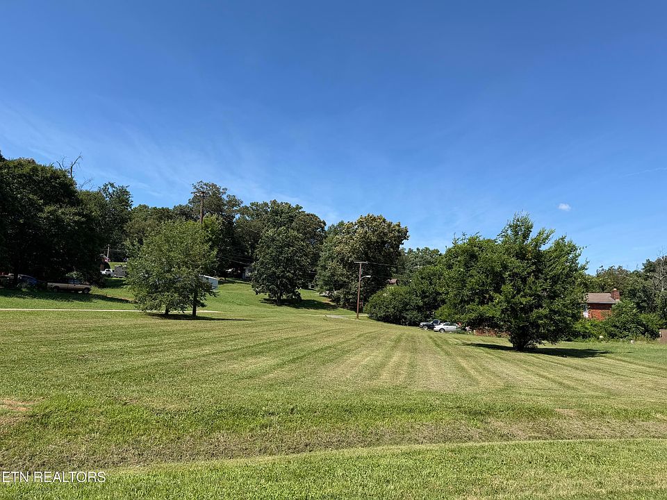 1st image of Crescent Dr