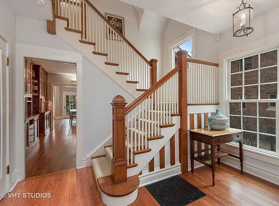 5th image of 621 Elmwood Ave