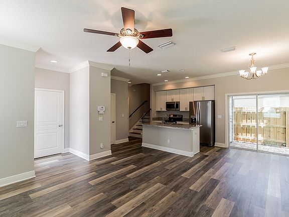4th image of 2611 S Brown Ave