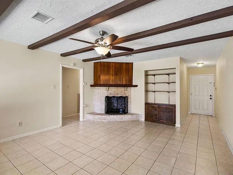 9718 Shady Tree Ln — Photo 4