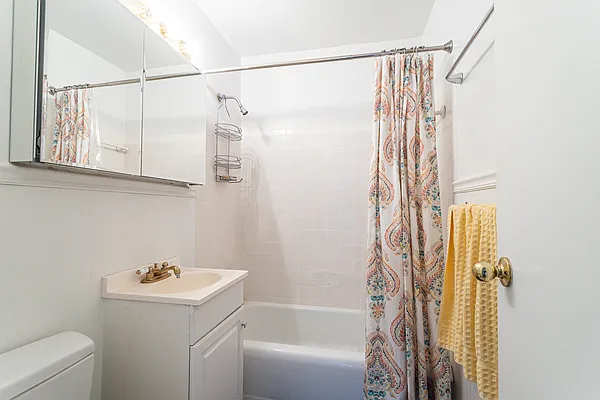 Rented by Anchor Associates | media 16