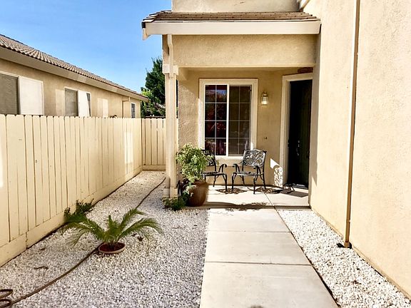 3rd image of 554 Parkridge Dr