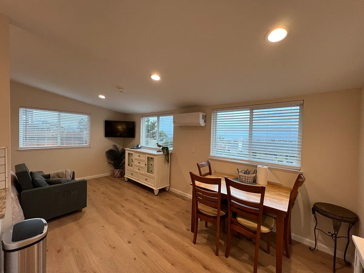 Studio, 450 sqft, $2,500 — Photo 1