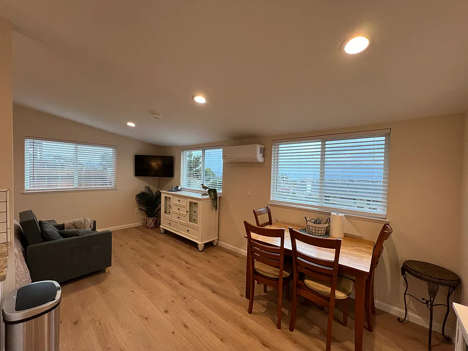 1425 Skyview Dr