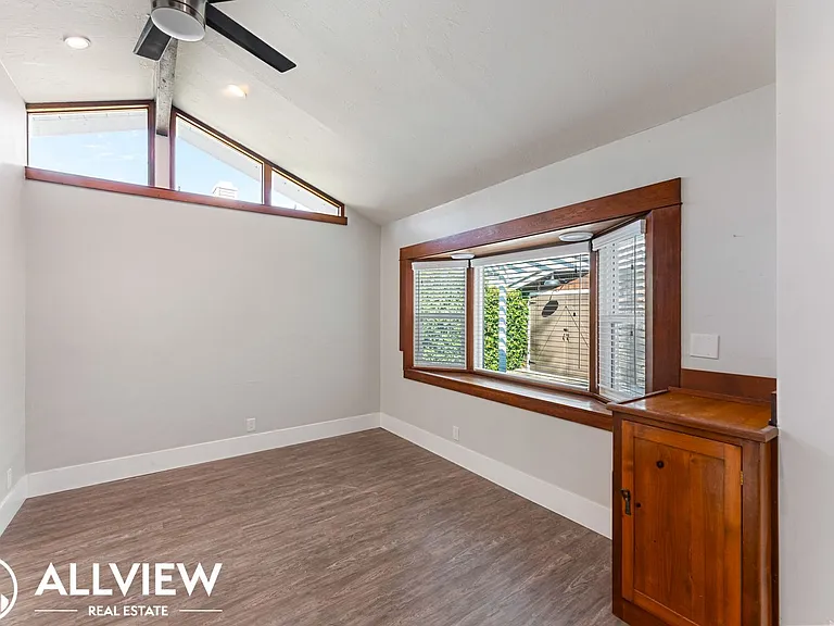 2474 Santa Ana Ave — Photo 15