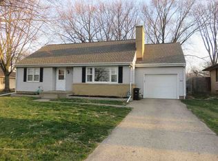 809 W Shenandoah Dr, Peoria, IL
