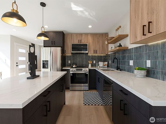 5th image of 1603 SW Kenyon Street