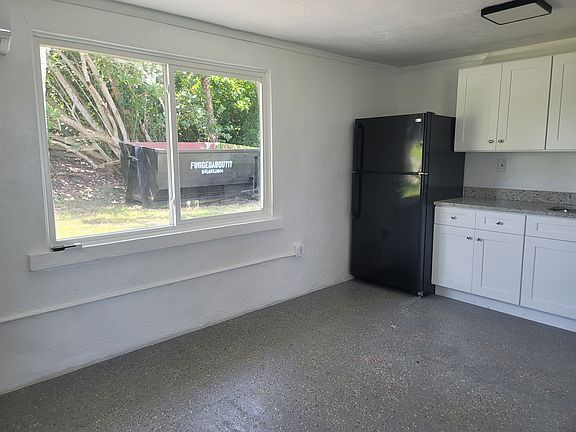 4th image of 10001 Tamiami Trl N #A