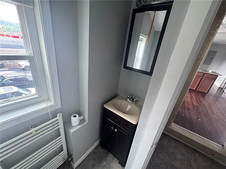 520 Brinton Ave #2R — Photo 4