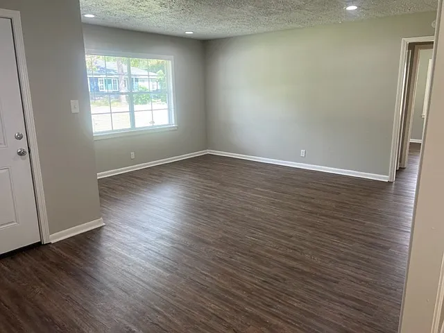 702 Lilac St — Photo 6