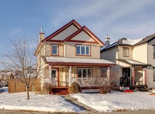 4 Copperfield Rise SE, Calgary, AB T2Z 4R6
