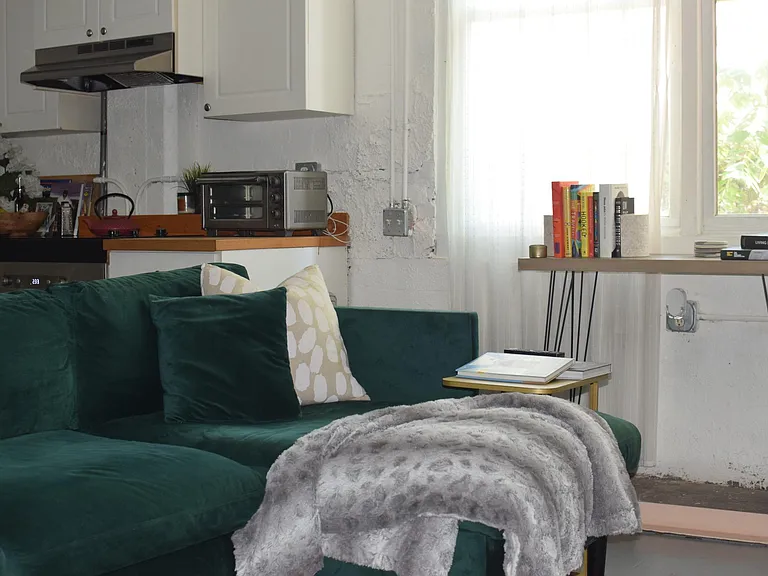 244 Peters St SW #11 — Photo 9