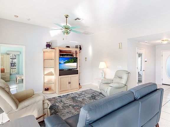 5th image of 3034 SE 10th Pl