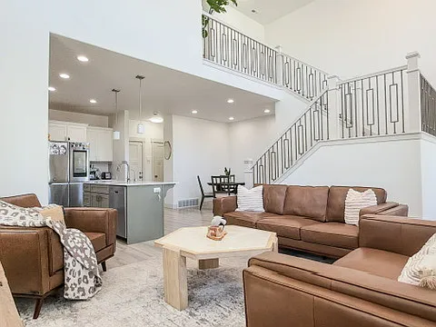 4553 W Watchmen Way — Photo 1