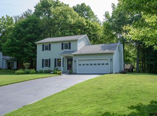 13 Lincoln Ave, Clifton Park, NY 12065