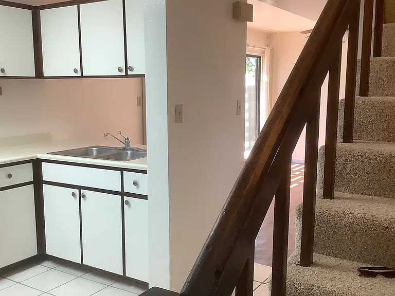 415 S Marina St — Photo 8