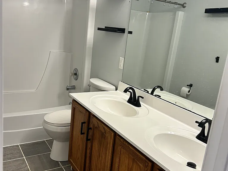 580 Hammond Ave #1 — Photo 6