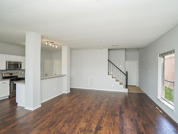 4th image of 7451 River Pines Dr