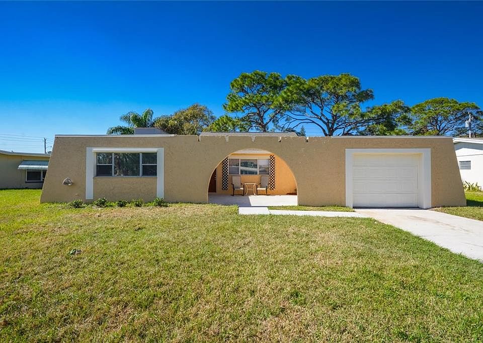 1st image of 404 Coconut Ave E