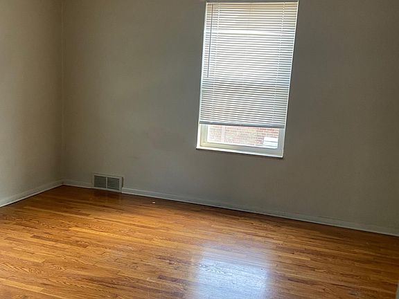 5th image of 3951 Jamieson Ave #2E