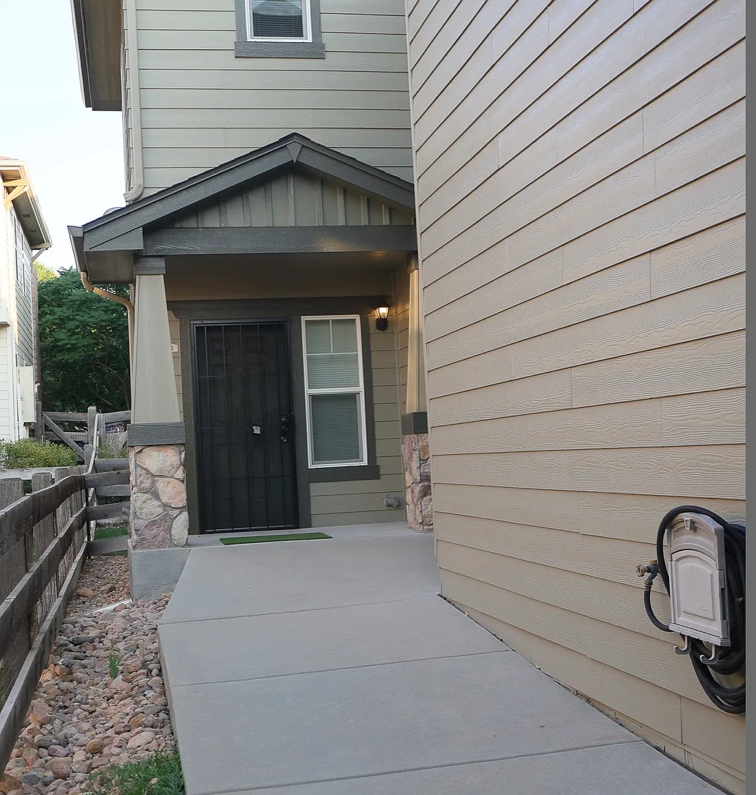 3 bed, 2.5 bath, 1228 sqft, $2,995 — Photo 1