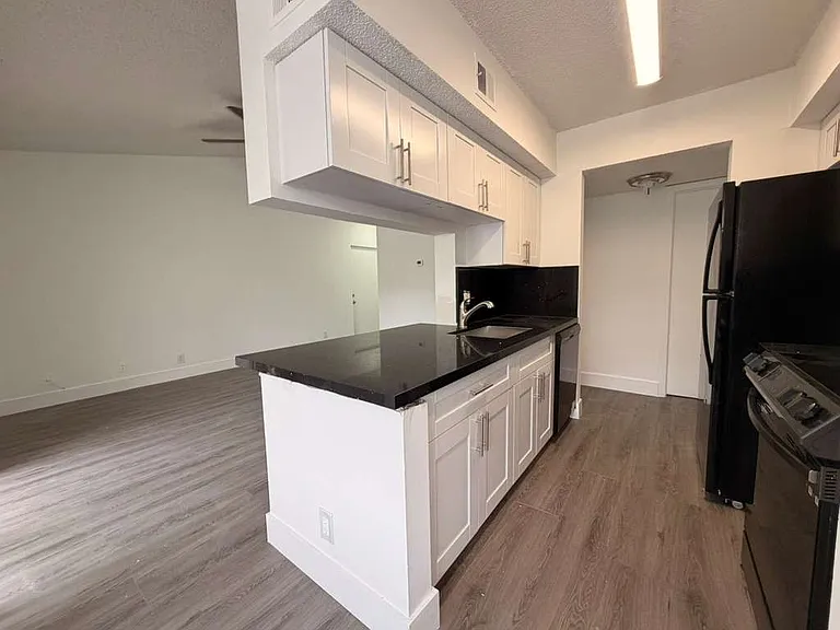 5760 Rock Island Rd #330 — Photo 7