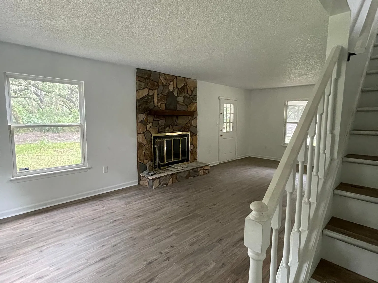 5 bed, 2000 sqft, $3,400 — Photo 3