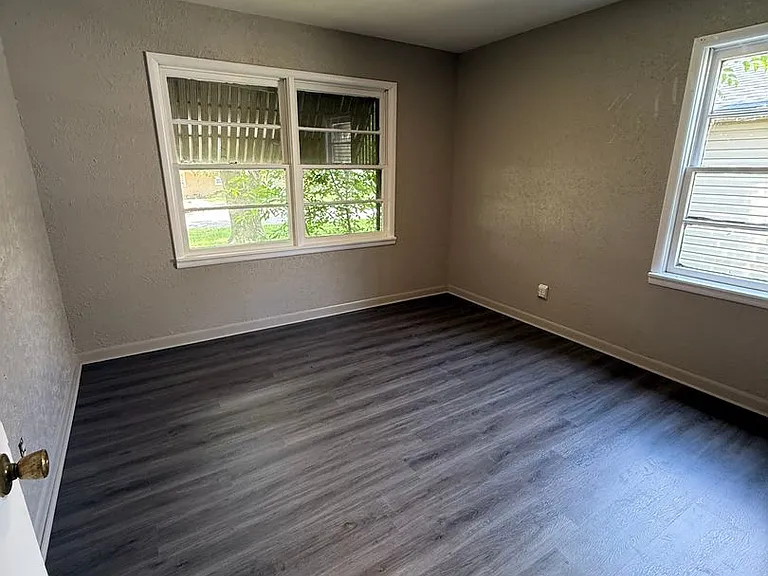 4016 Marshall Dr — Photo 5