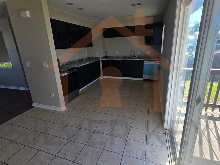 5306 NW Elm Ave — Photo 6