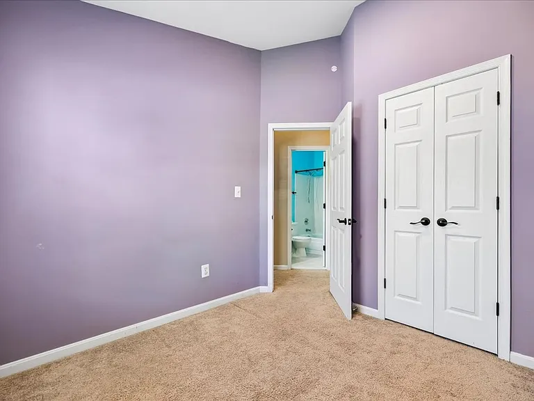 6630 Commodore Ct — Photo 23