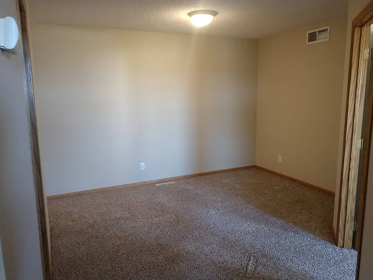 4165 Orleans Dr NE — Photo 9