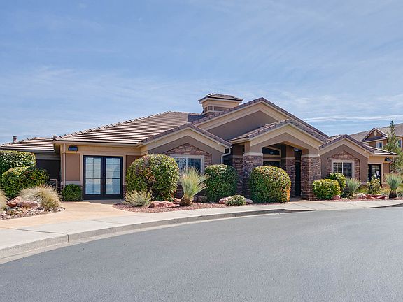 3rd image of 3155 S Hidden Valley Dr Unit 204