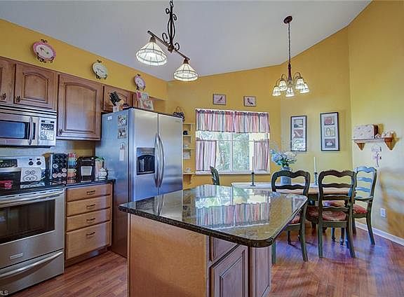 3rd image of 1512 Argyle Dr