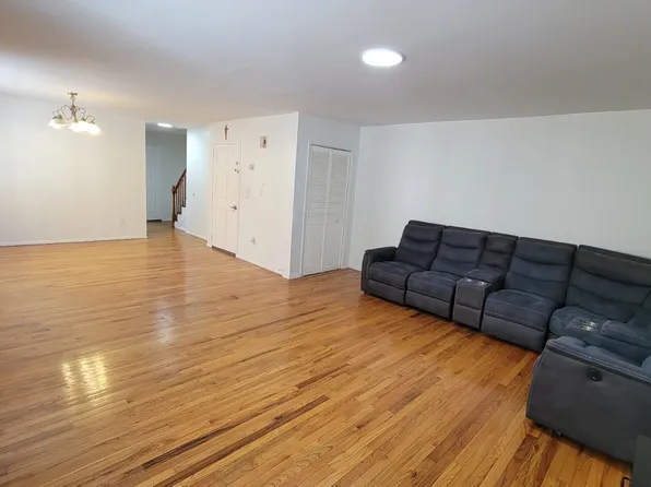 6201 Spencer Terrace image 10 of 26