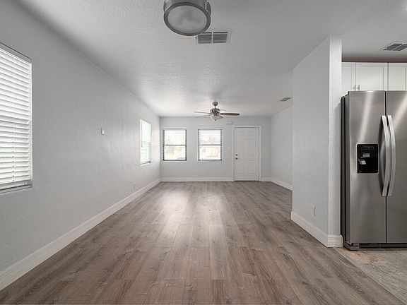 5th image of 4810 Shoshone St #B