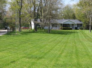 6169 N Whites Bridge Rd, Belding, MI 48809