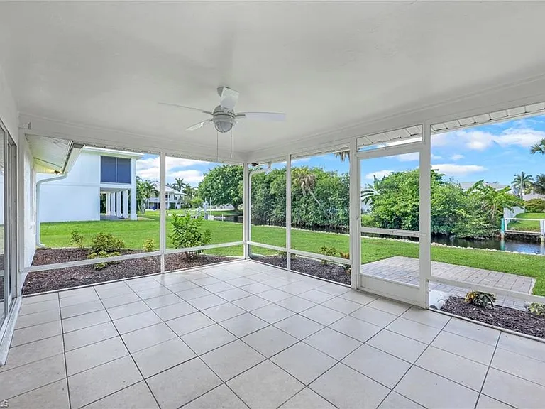 27150 Esther Dr — Photo 5