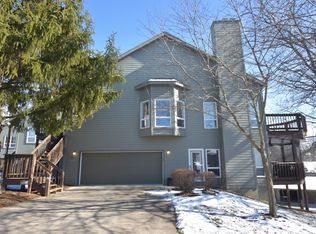 9535 S Harbour Pointe Dr, Bloomington, IN
