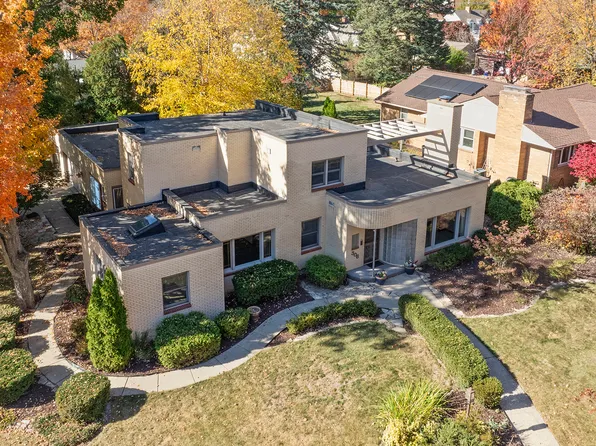 306 Calvin Park Blvd, Rockford, IL 61107