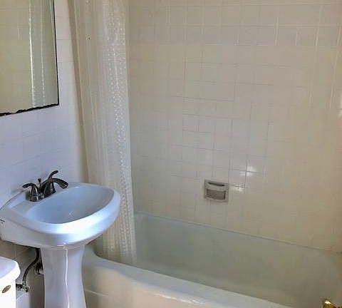 5th image of 5069 Santa Monica Ave