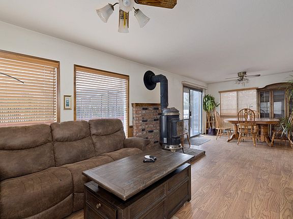3rd image of 225 Pinon Hill Rd