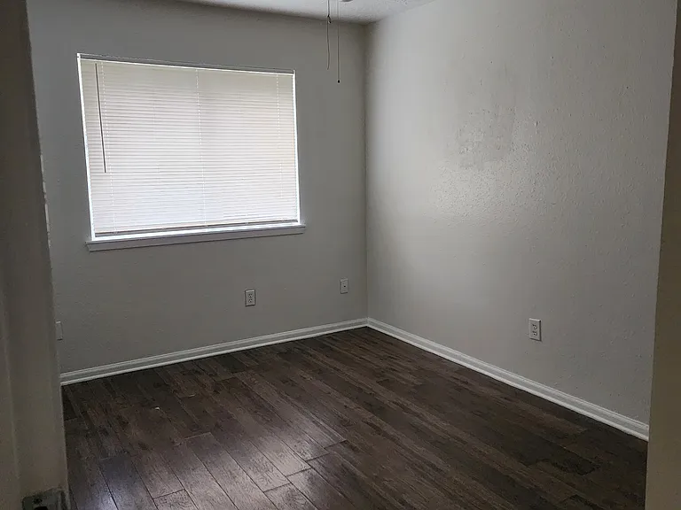1330 Castle Glen Dr — Photo 5
