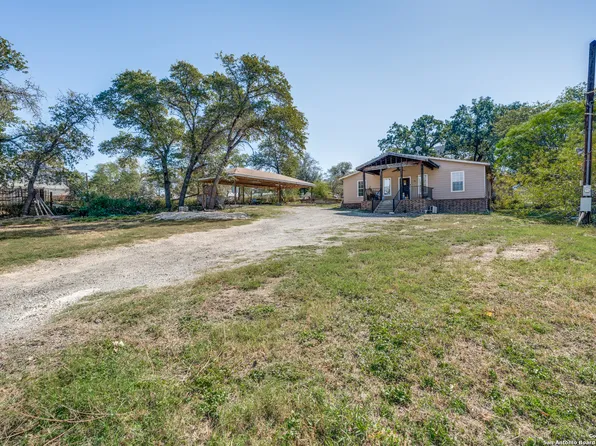 4630 Waterwood Pass, Elmendorf, TX 78112