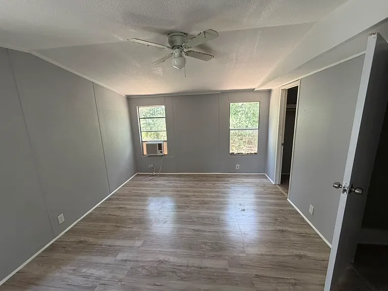 315 The Oil Rd — Photo 5